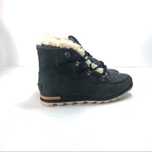 Sorel leather fur wedge boots size 8